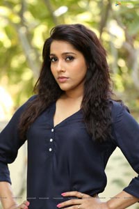 Rashmi Gautam in Mini Skirt