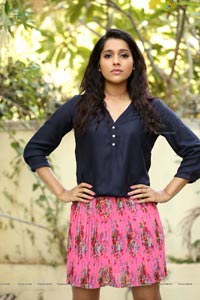 Rashmi Gautam in Mini Skirt