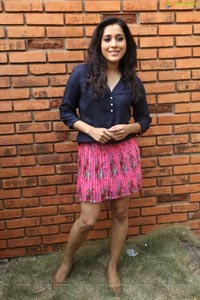 Rashmi Gautam in Mini Skirt