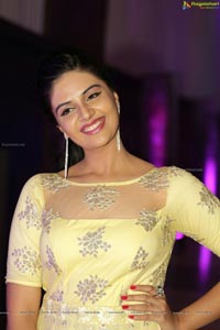 Sree Mukhi Photos