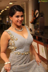 Mannara Chopra Photos