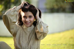 Mannara Chopra HD Wallpapers