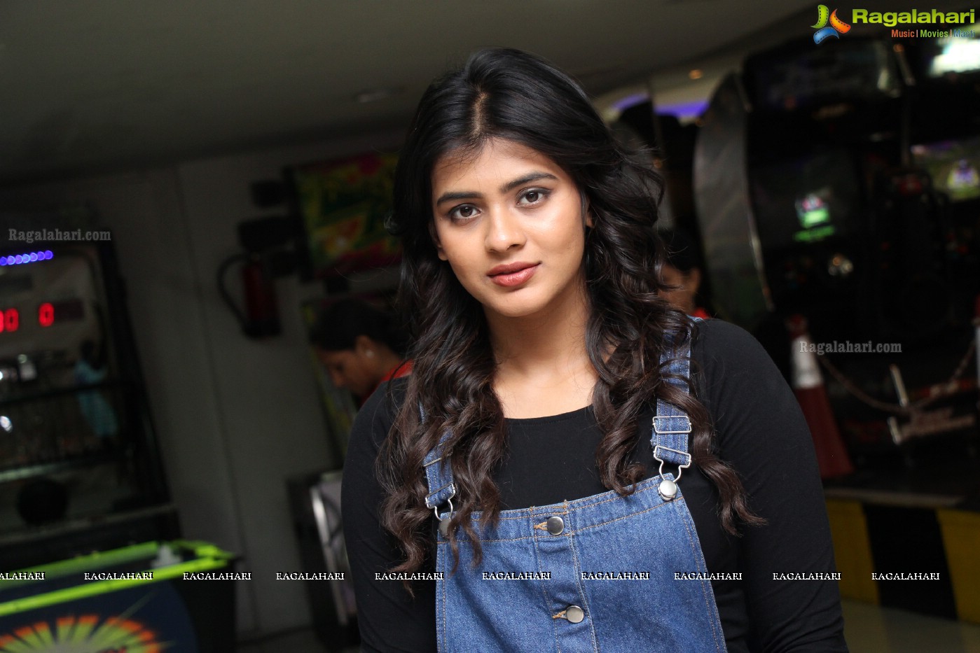 Hebah Patel (Posters)