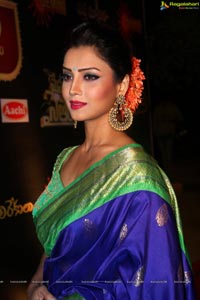 Adaa Khan