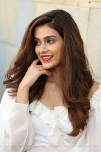 Aakanksha Singh High Definition Photos