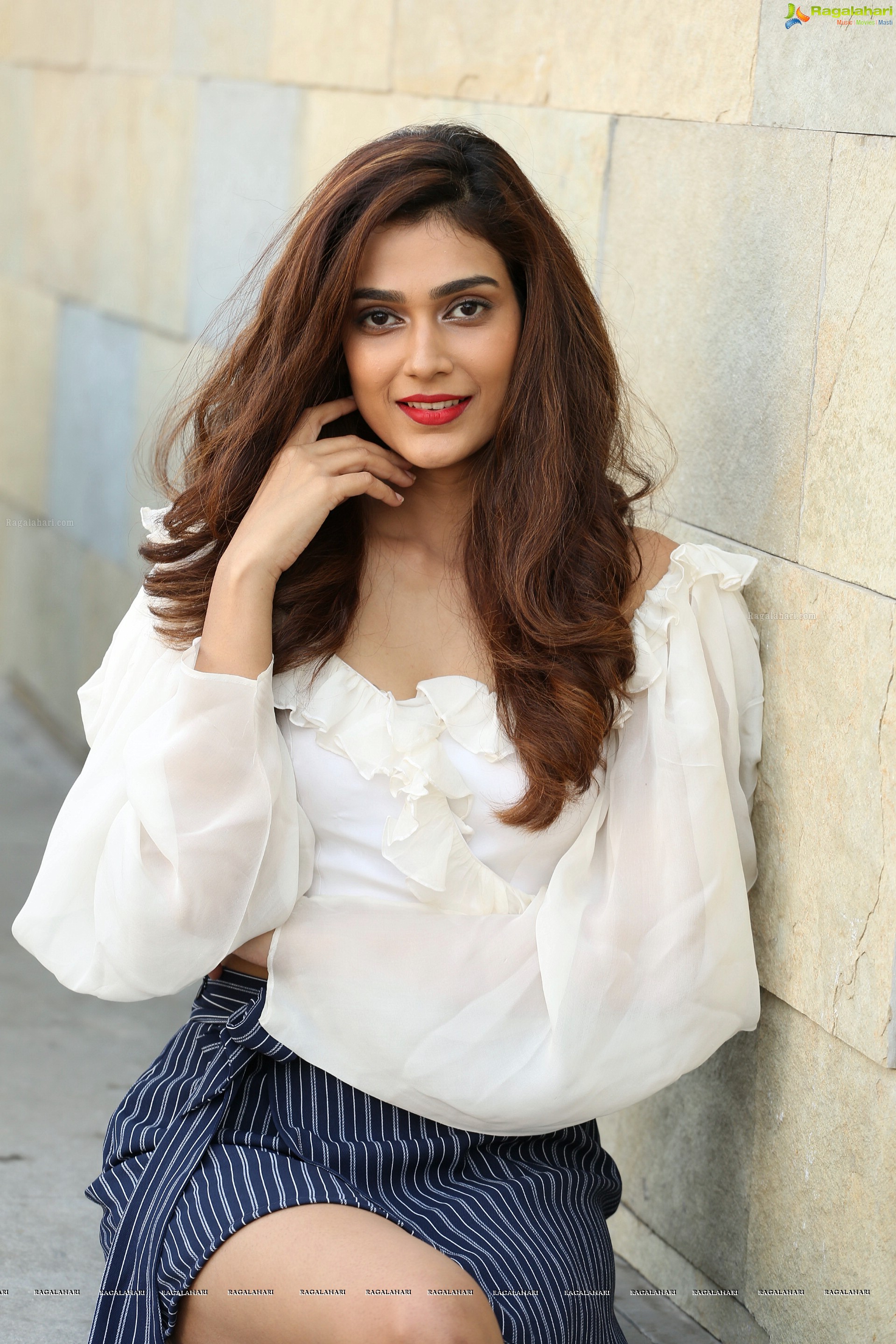 Aakanksha Singh at Malli Raava Interview (High Definition)