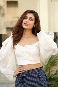 Aakanksha Singh High Definition Photos