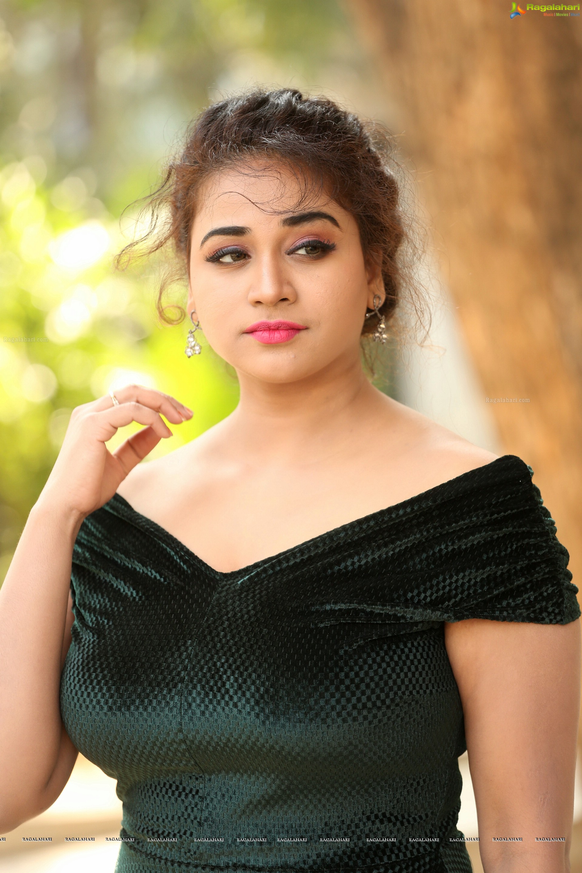 Jayathi at Lachchi Interview (High Definition)