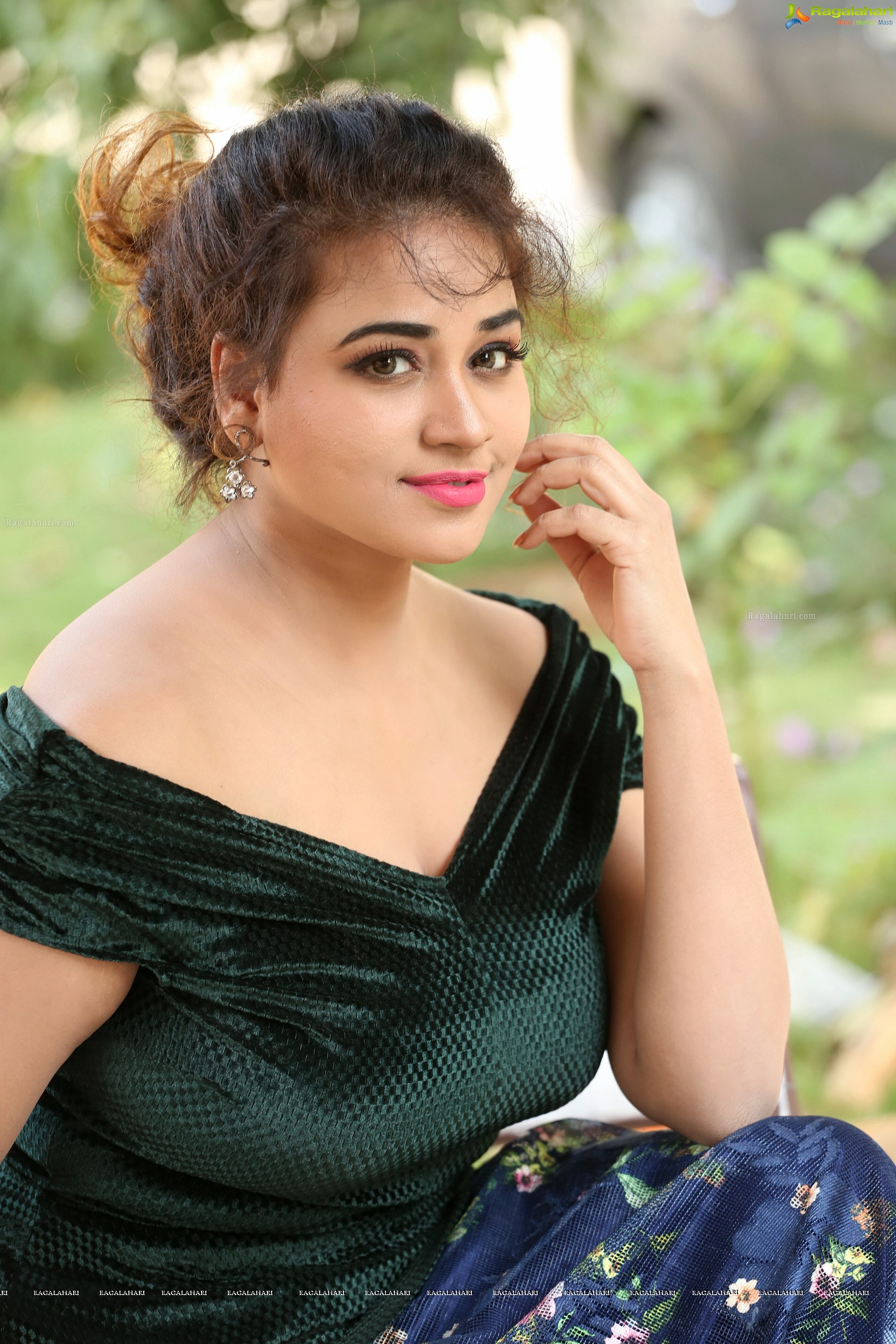 Jayathi at Lachchi Interview (High Definition)