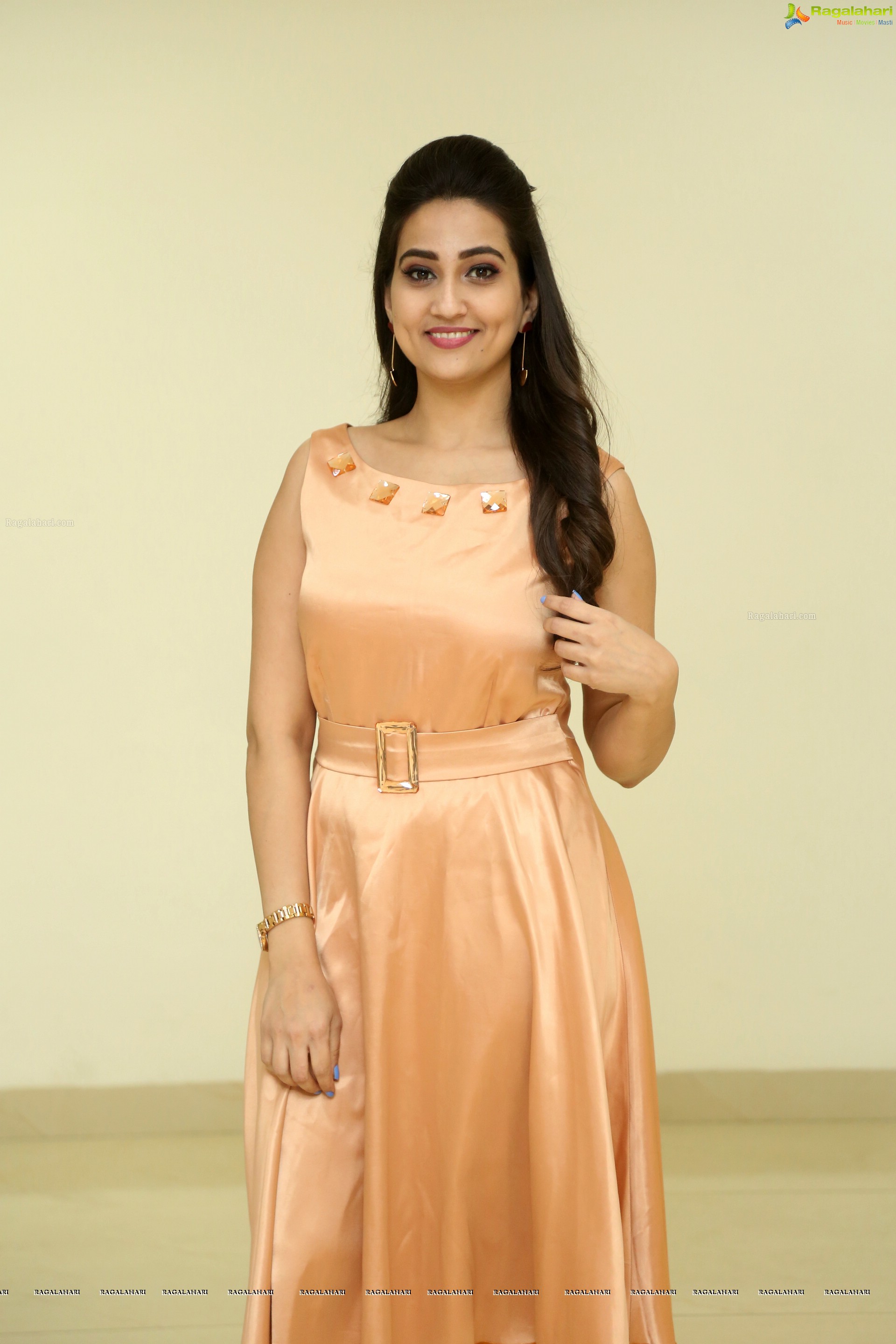 Manjusha at Okka Kshanam Trailer Launch (High Definition)