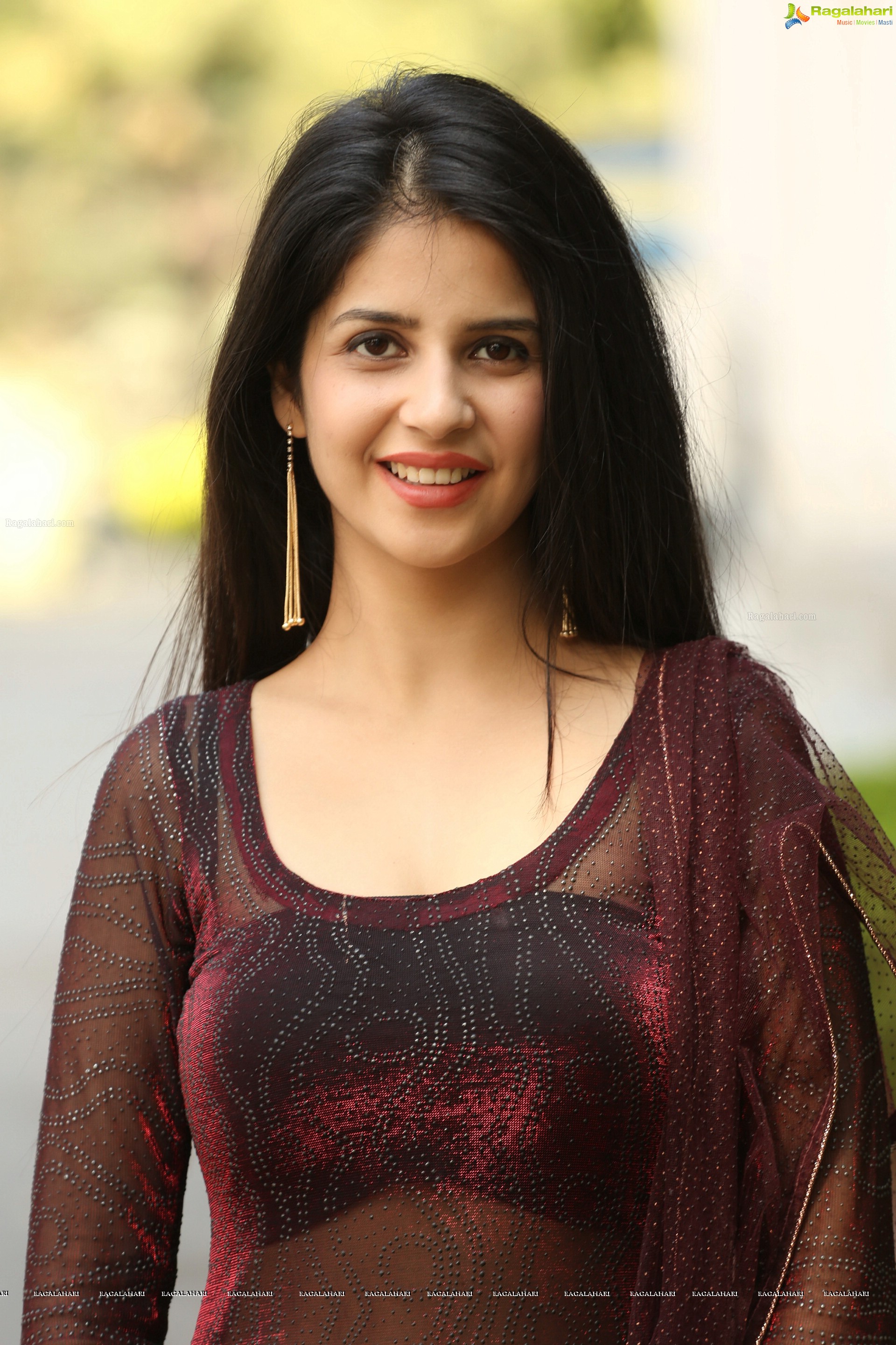 Kashish Vohra at Sapthagiri LLB Success Meet (High Definition)