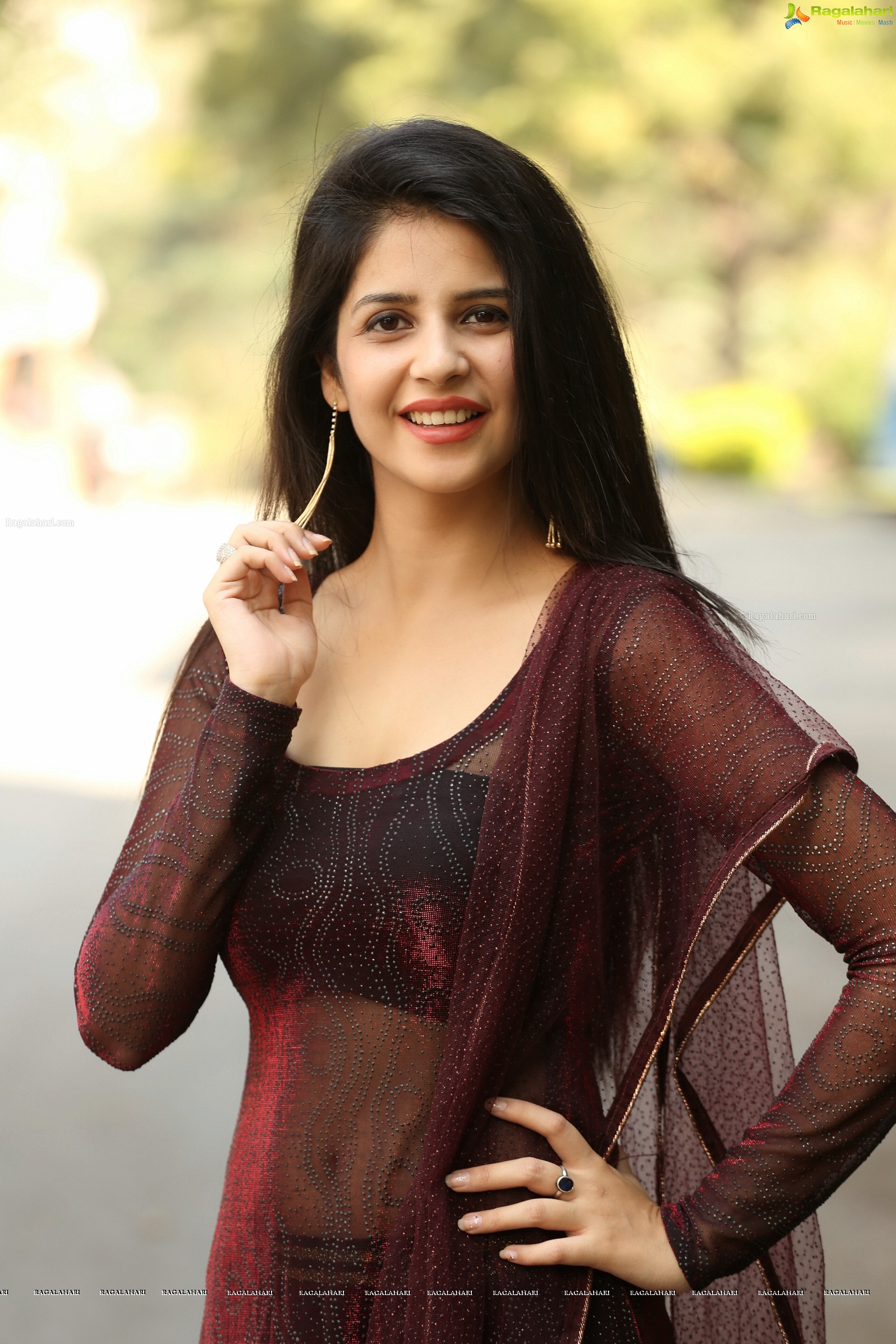 Kashish Vohra at Sapthagiri LLB Success Meet (High Definition)