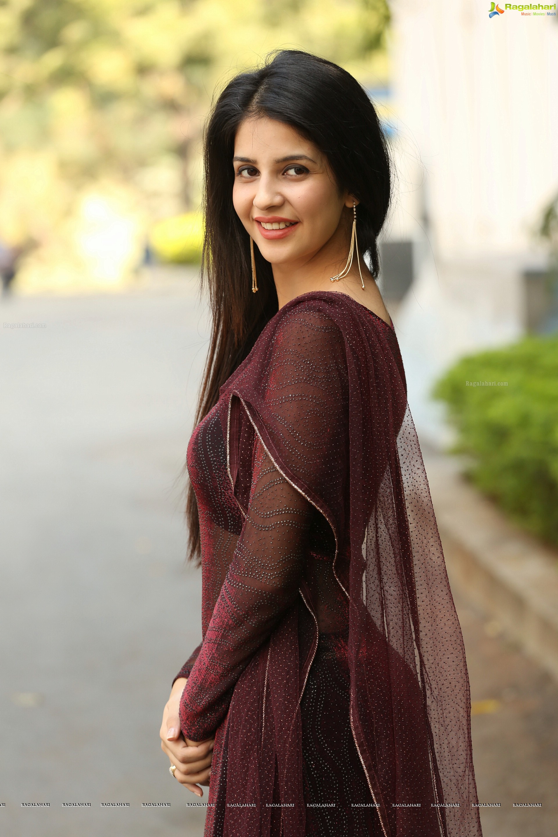 Kashish Vohra at Sapthagiri LLB Success Meet (High Definition)