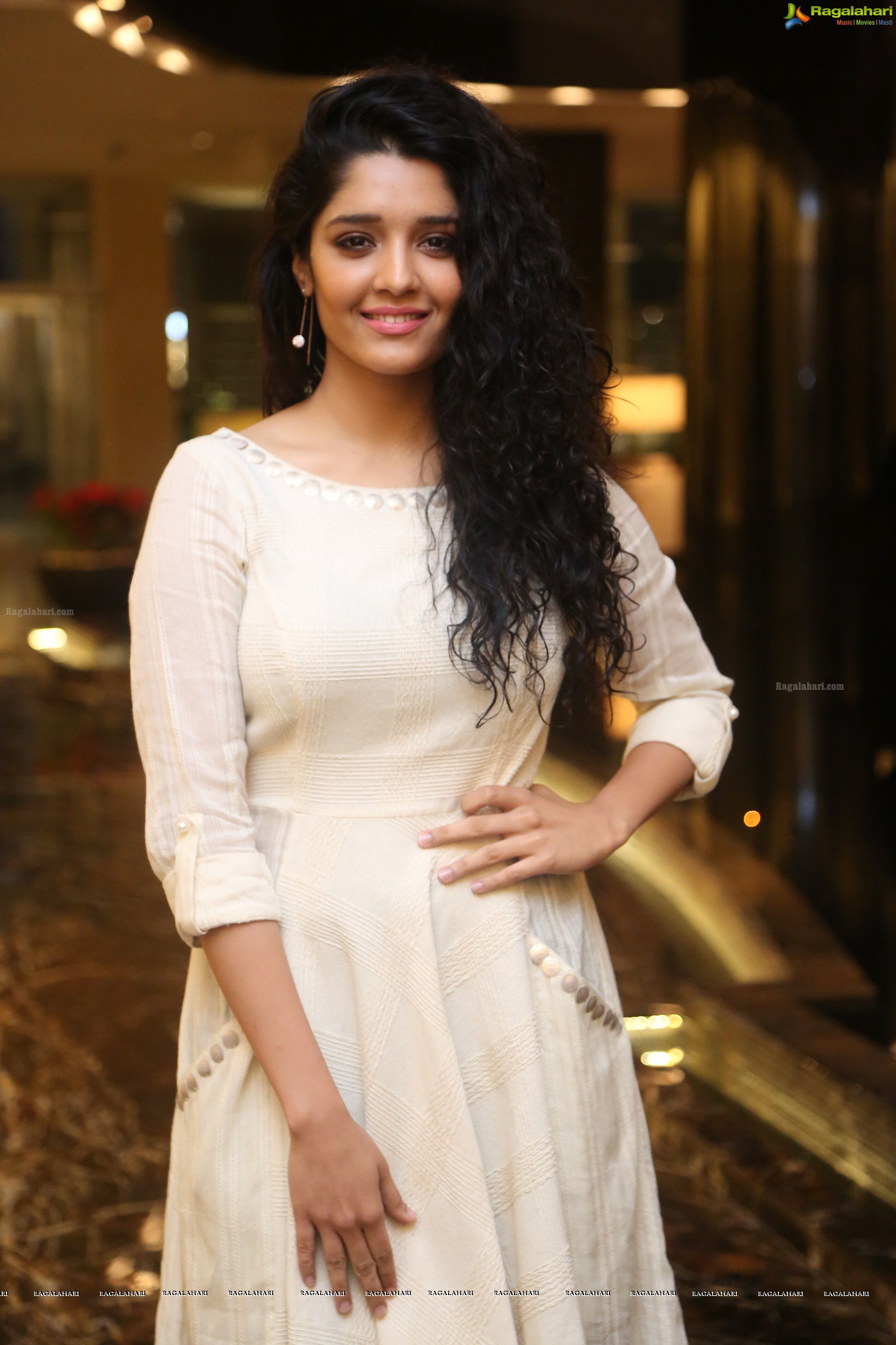 Ritika Singh at My South Diva Calendar 2018 Launch (High Definition)