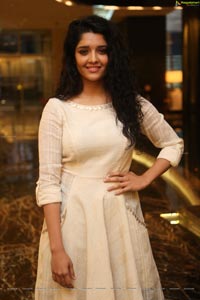 Ritika Singh Ragalahari