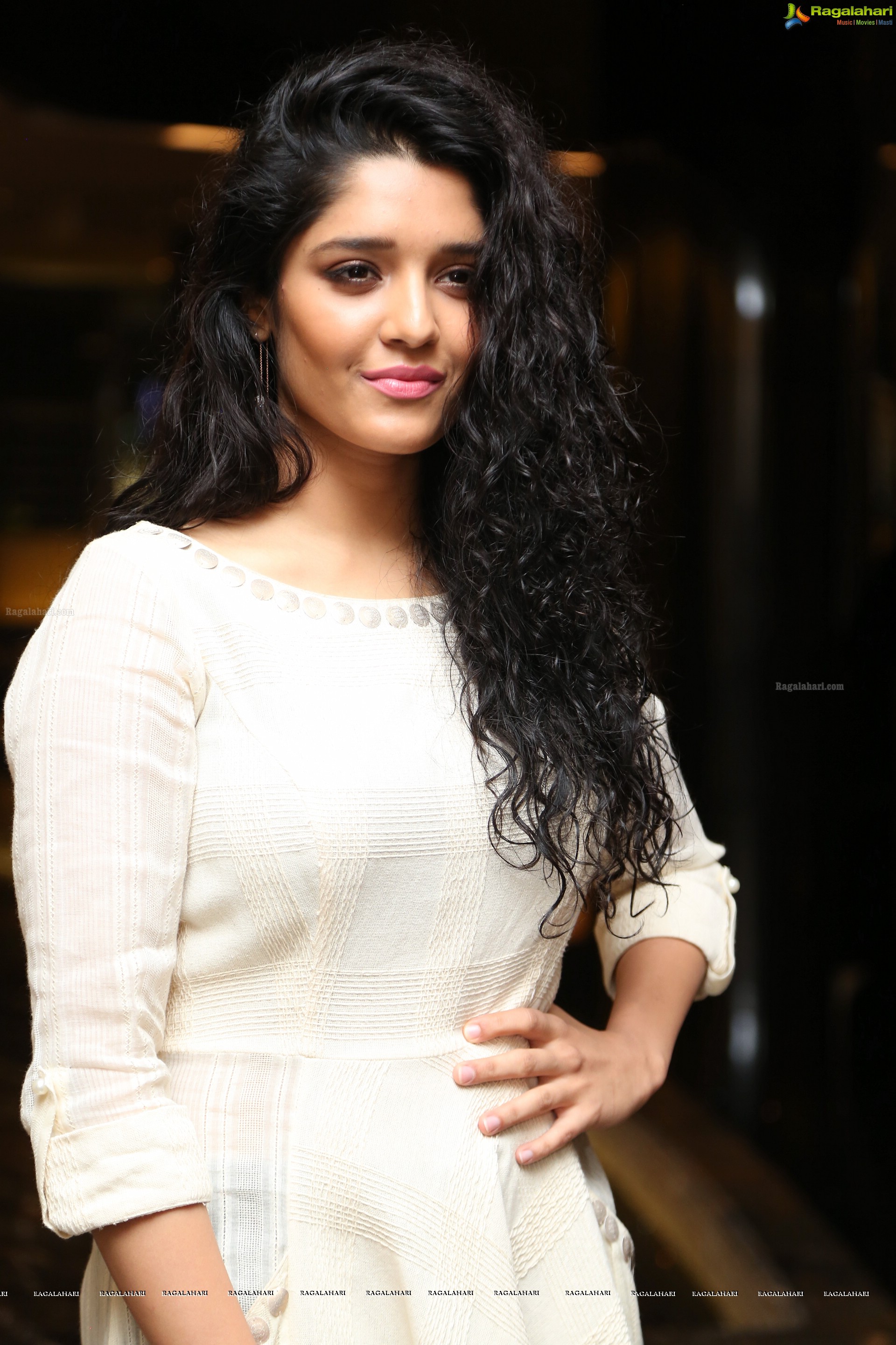 Ritika Singh at My South Diva Calendar 2018 Launch (High Definition)