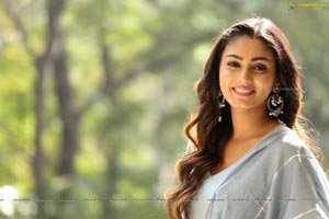 Sana Makbul Wallpapers