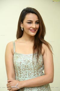 Seerat Kapoor Ragalahari