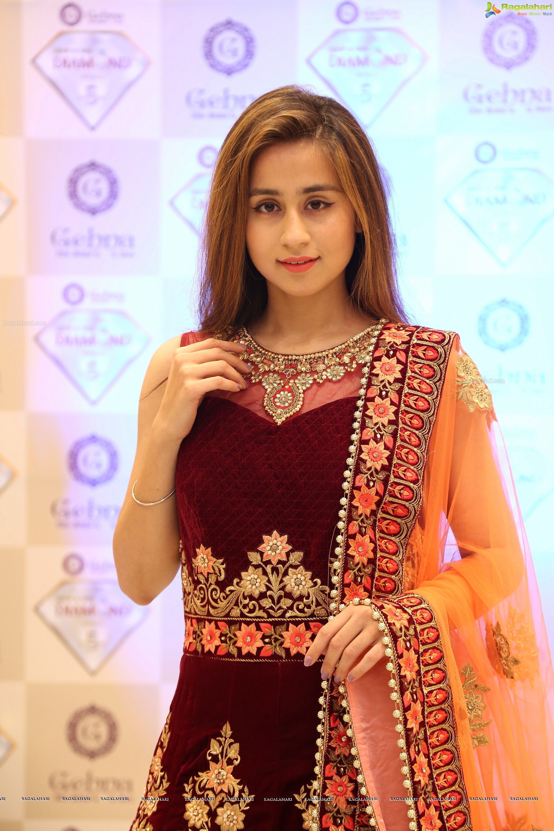 Simrath Juneja at Gehna Bridal Collection Launch - HD Gallery