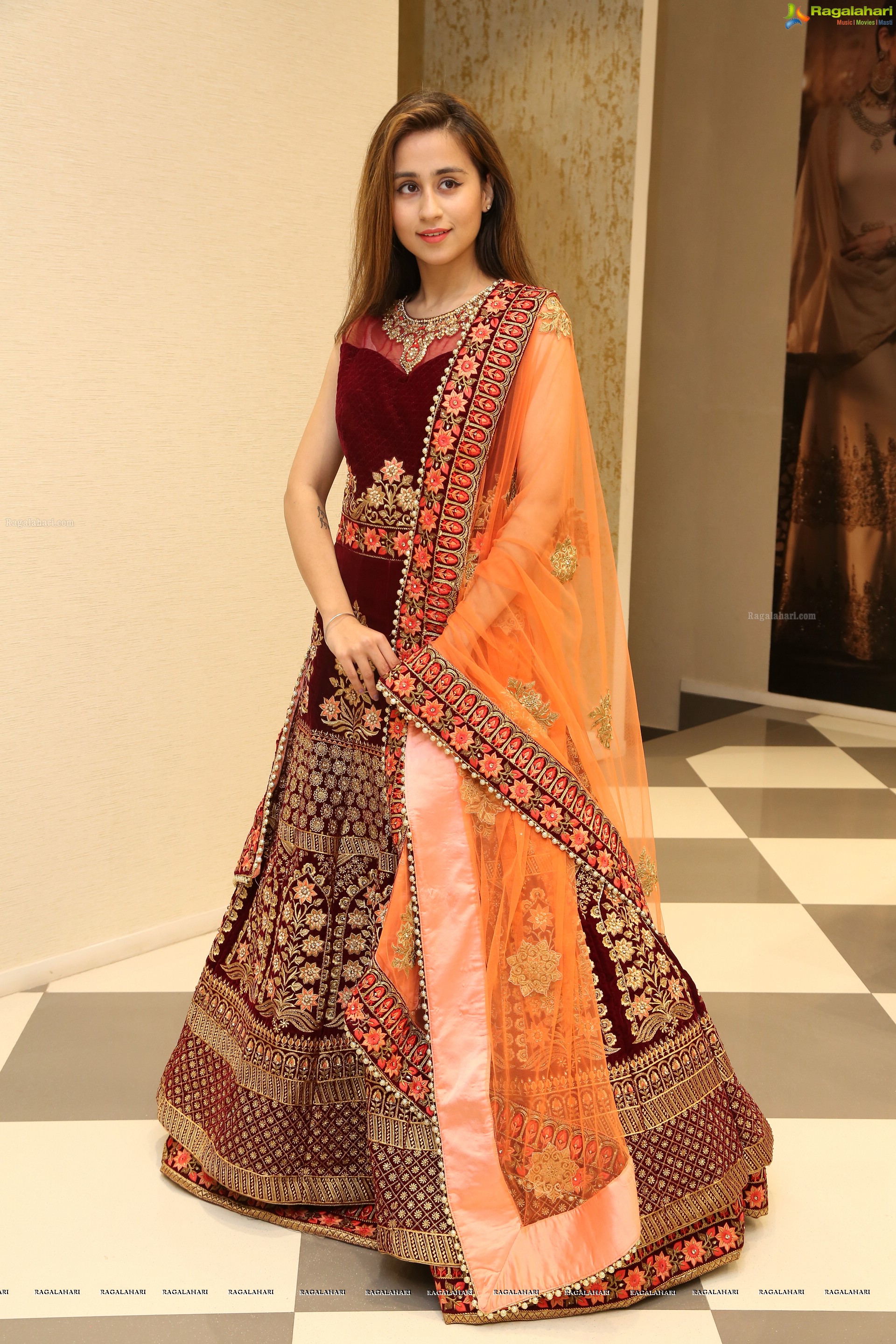 Simrath Juneja at Gehna Bridal Collection Launch - HD Gallery
