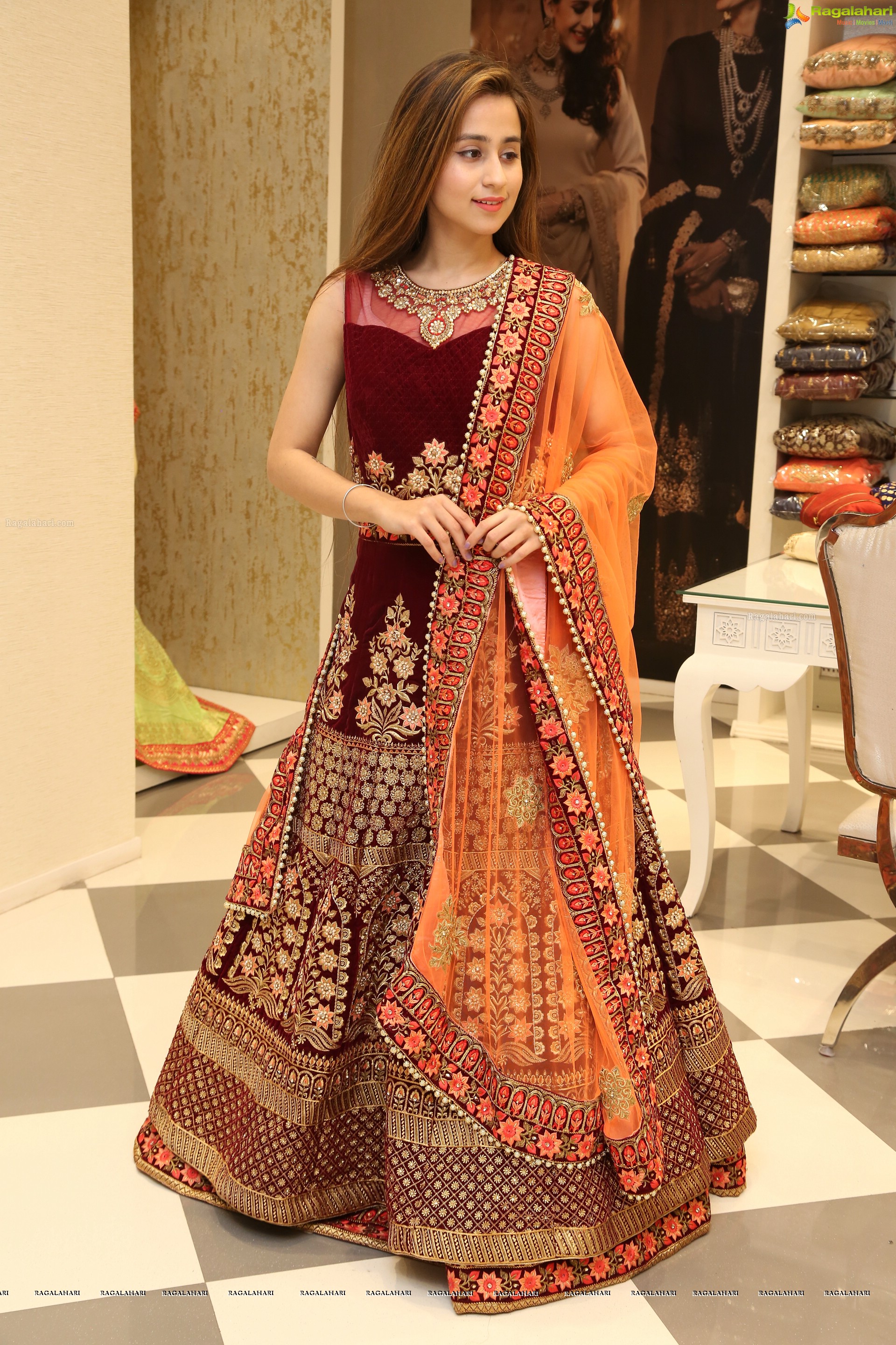 Simrath Juneja at Gehna Bridal Collection Launch - HD Gallery