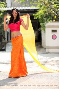 Kaneesha Heroine Photos