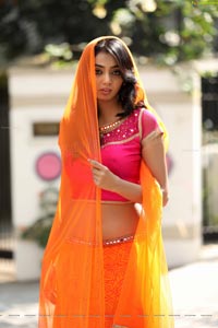 Kaneesha Heroine Photos