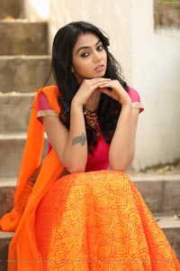 Kaneesha Heroine Photos