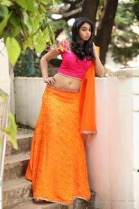 Kaneesha Heroine Photos