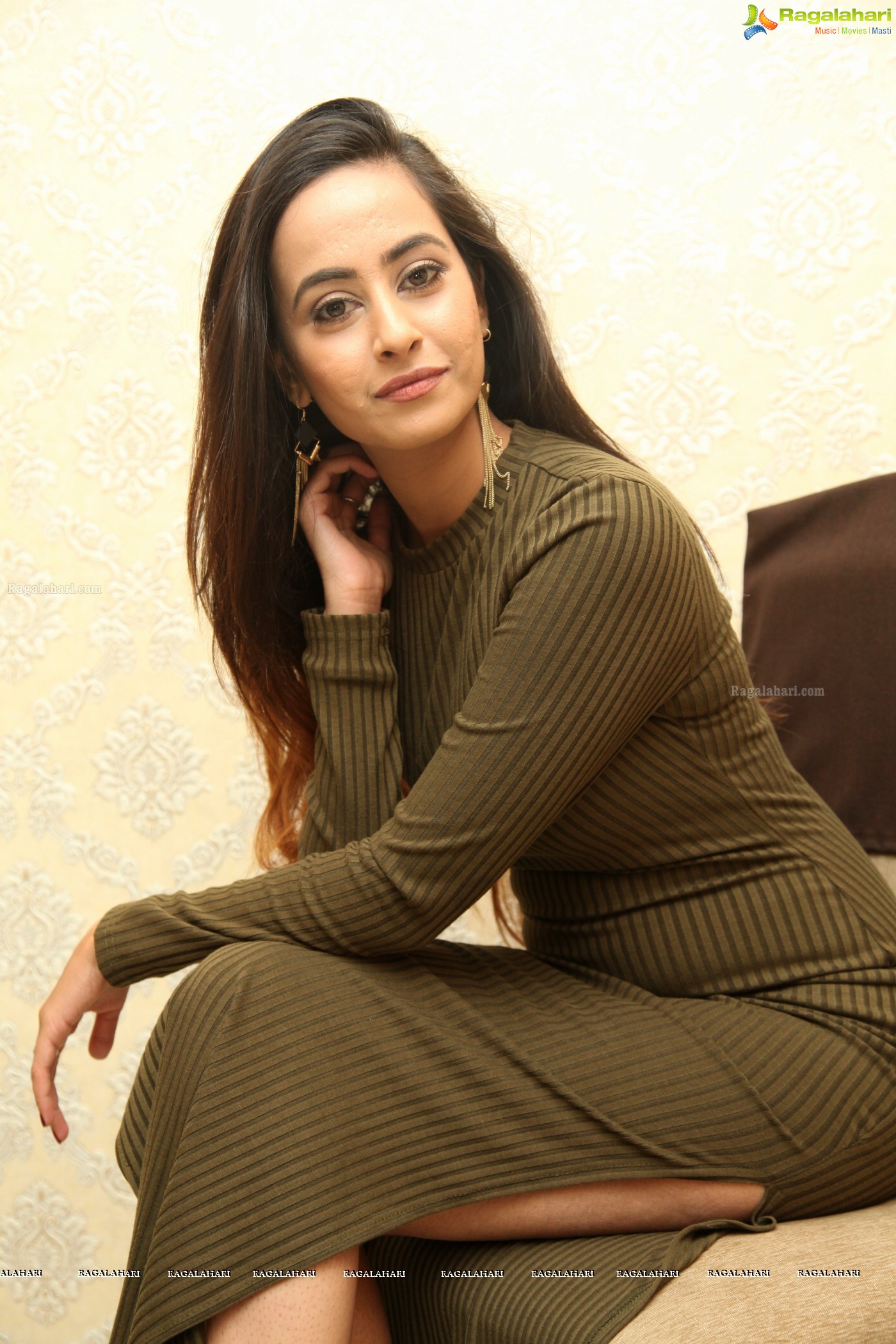 Ameeksha Amy Pawar at 25 Hours Restaurant NYE 2018 Curtain Raiser (Posters)