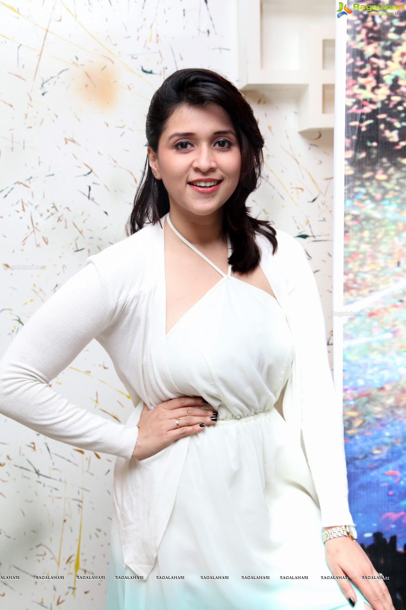 Mannara Chopra at 25 Hours Restaurant NYE 2018 Curtain Raiser (Posters)