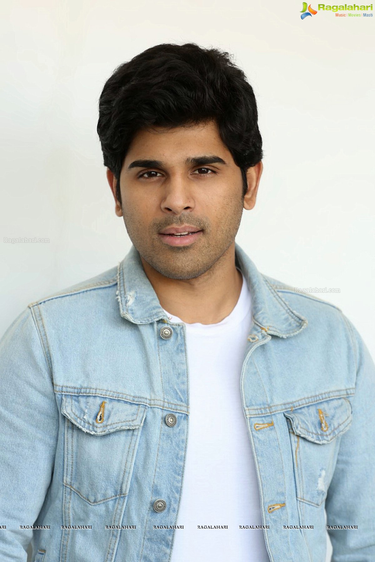 Allu Sirish at Okka Kshanam Interview