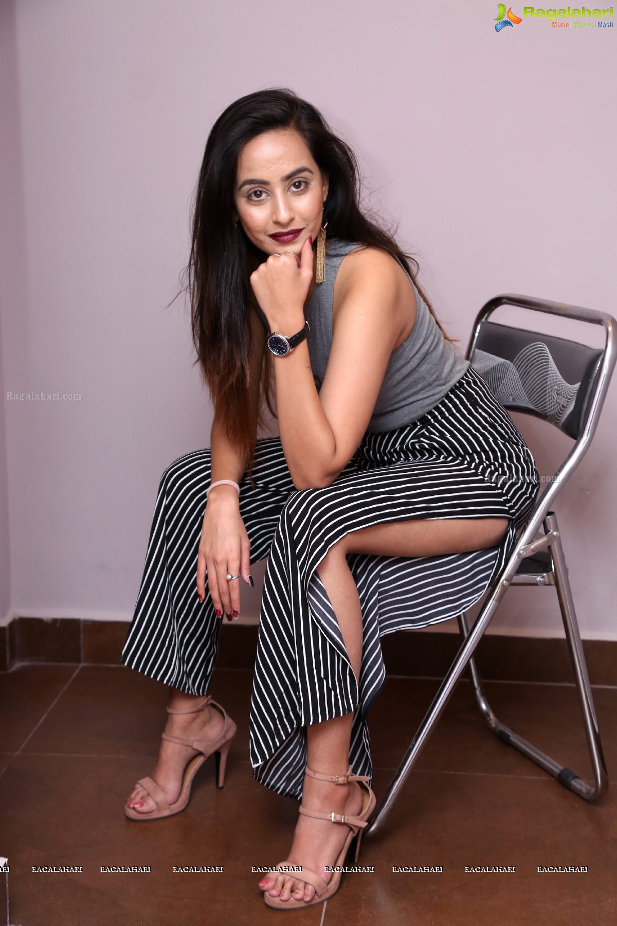 Ameeksha Amy Pawar at Shapes Style Lounge Get Together Party