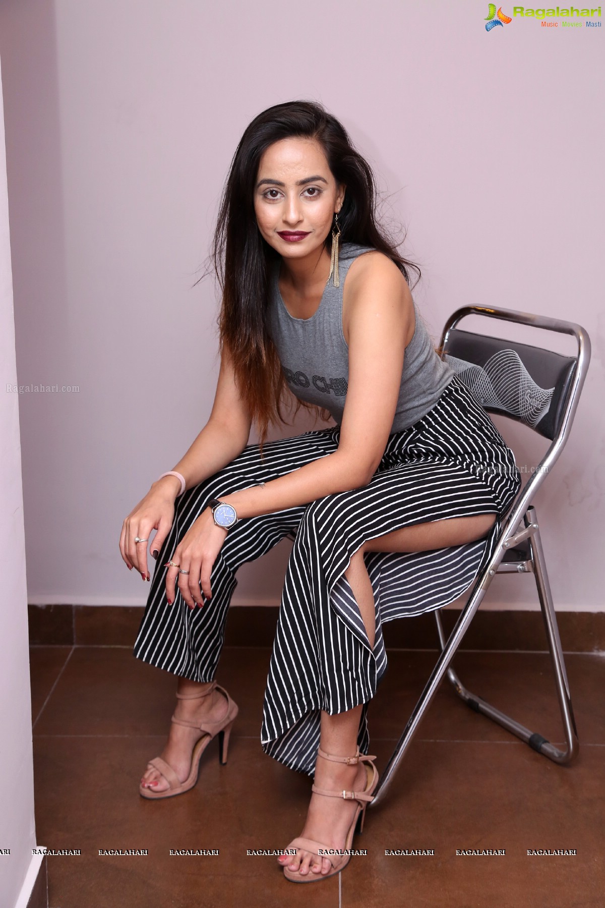 Ameeksha Amy Pawar at Shapes Style Lounge Get Together Party