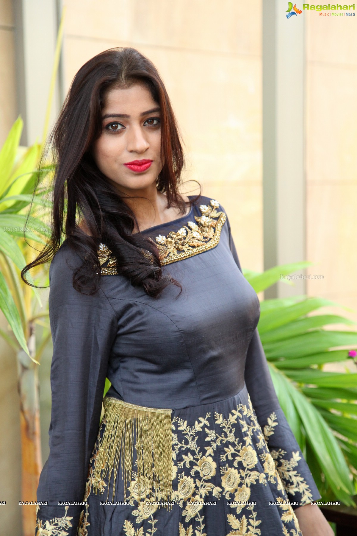 Naziya Khan at Hi Life Luxury Exhibition Dec 2017 Curtain Raiser