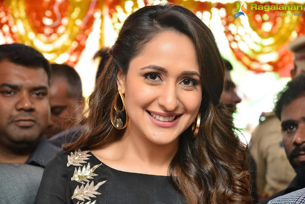 Pragya Jaiswal at B New Mobile Store Launch