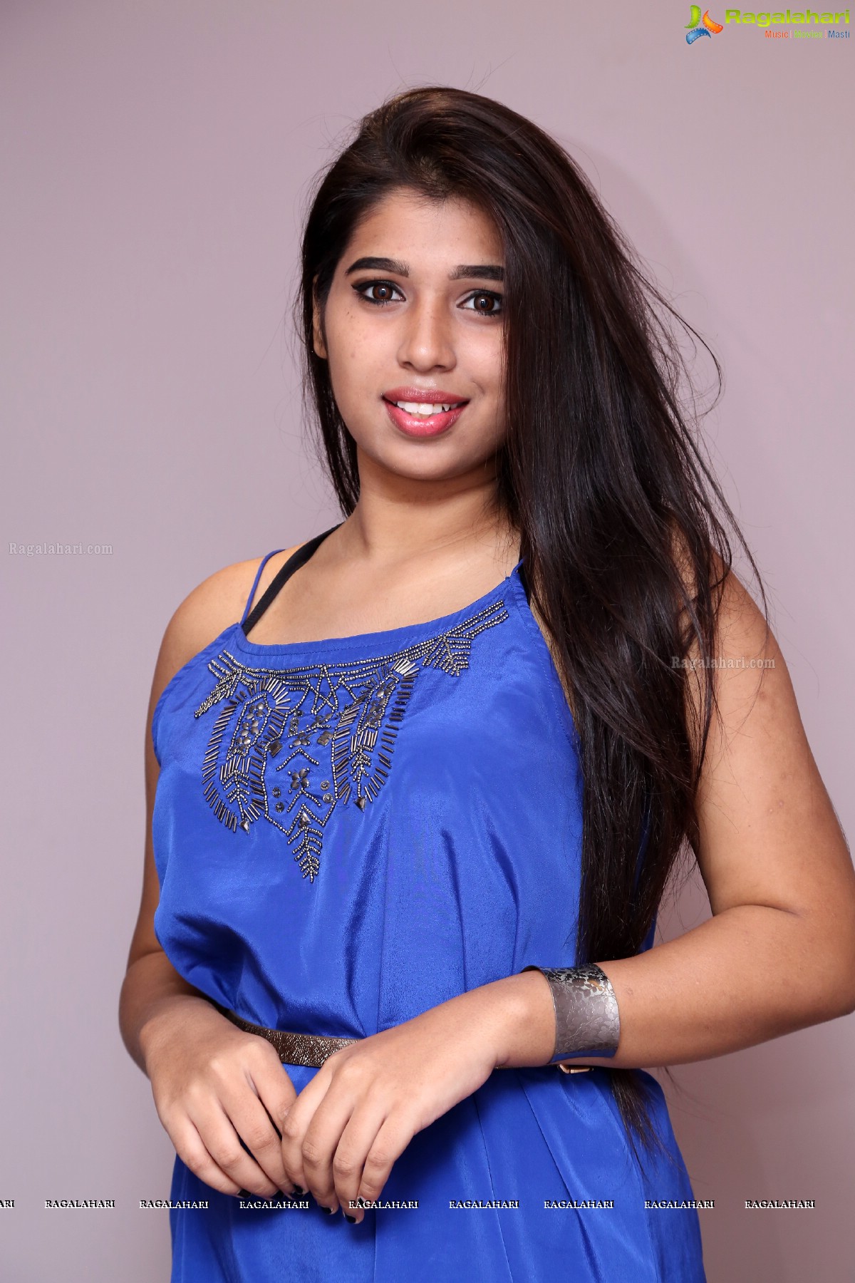 Sharon Sugatekar at Shapes Style Lounge