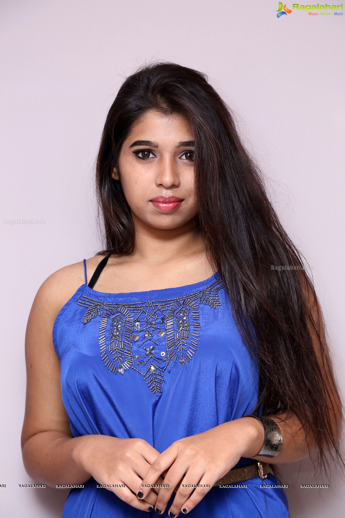 Sharon Sugatekar at Shapes Style Lounge