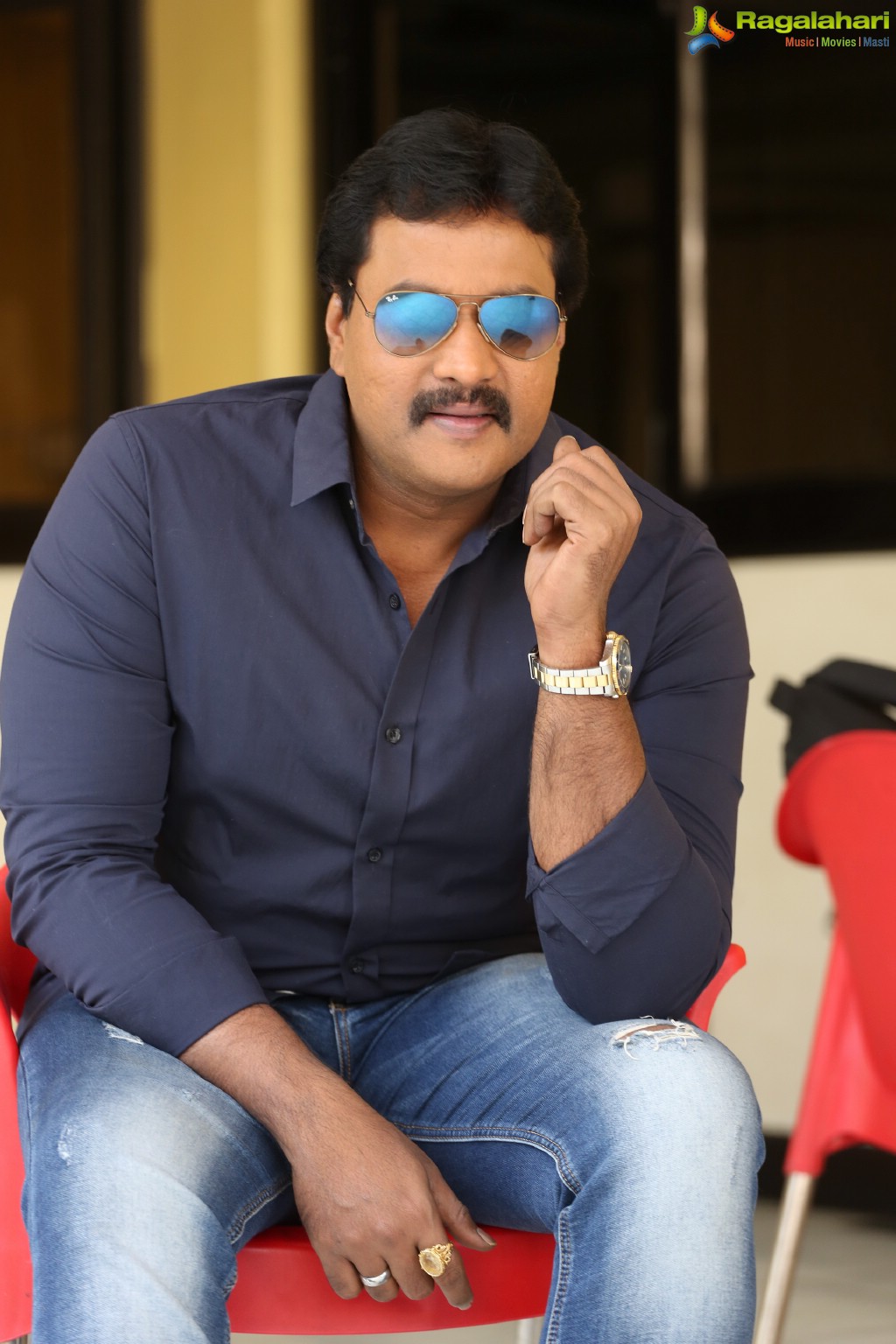 Sunil at 2 Countries Movie Interview