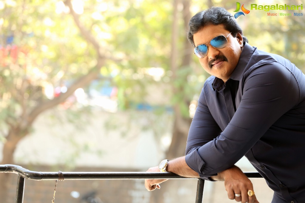 Sunil at 2 Countries Movie Interview
