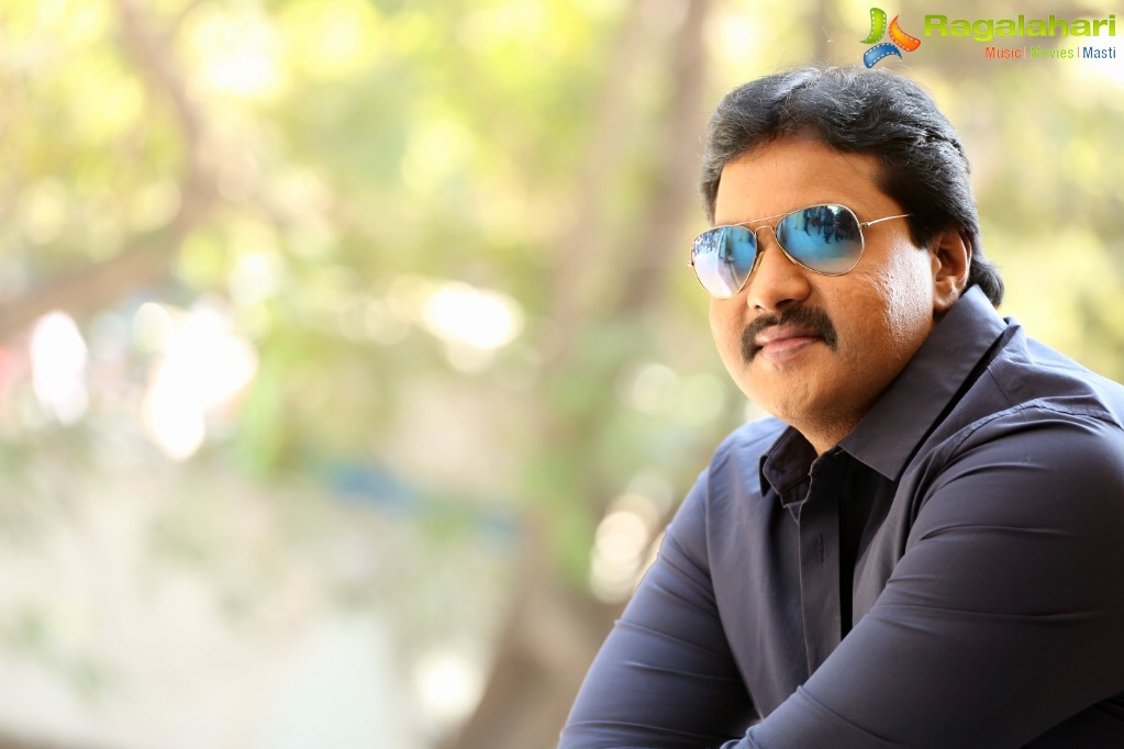 Sunil at 2 Countries Movie Interview