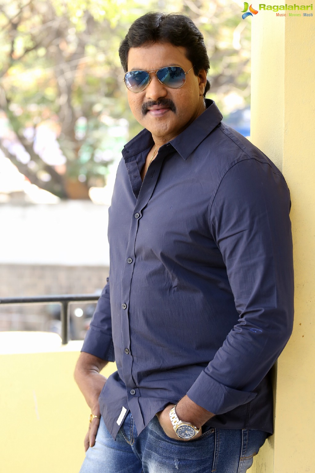 Sunil at 2 Countries Movie Interview