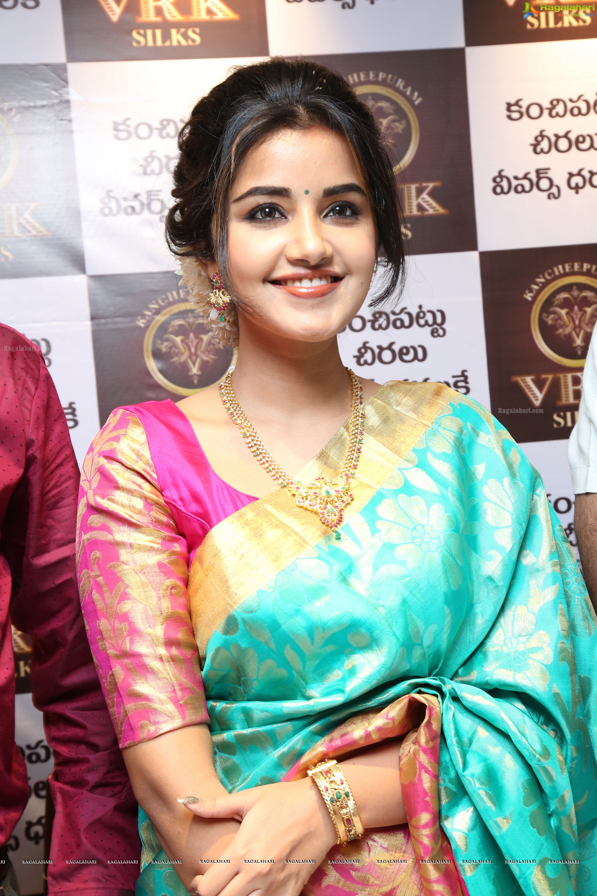 Anupama Parameswaran @ VRK Silks launch - HD Gallery