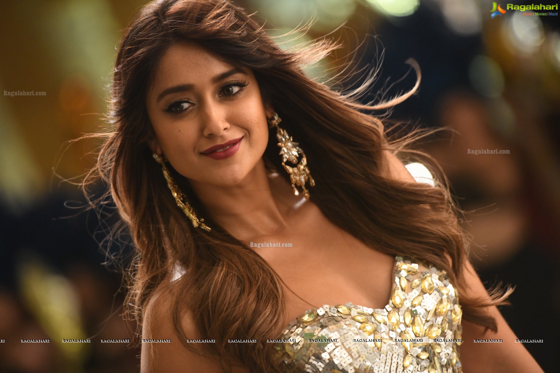 Ileana D’Cruz Elegant Stills From Amar Akbar Anthony - HD Exclusive Photos