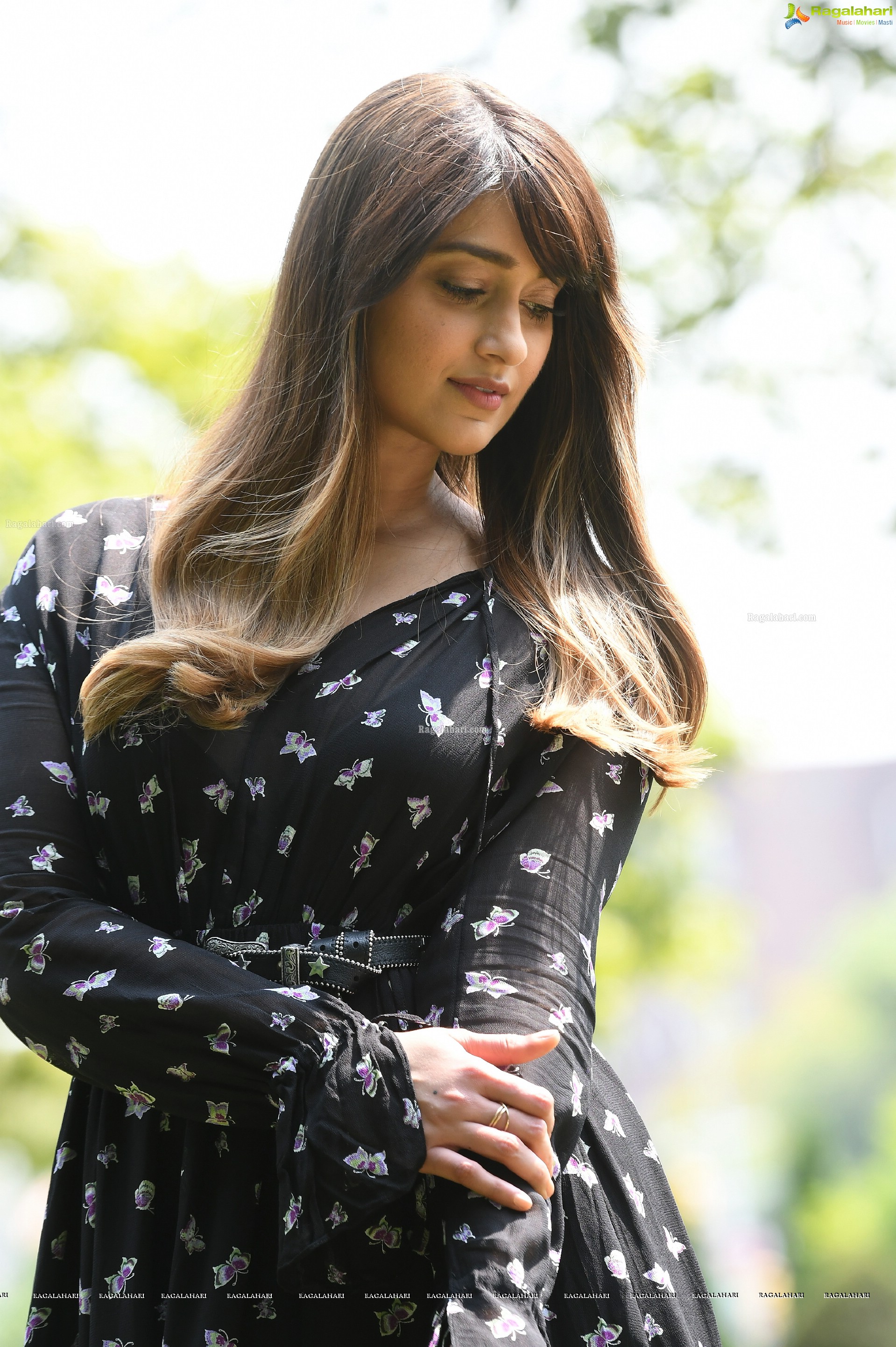 Ileana D’Cruz Stunning Stills From Amar Akbar Anthony - HD Photos [Exclusive]