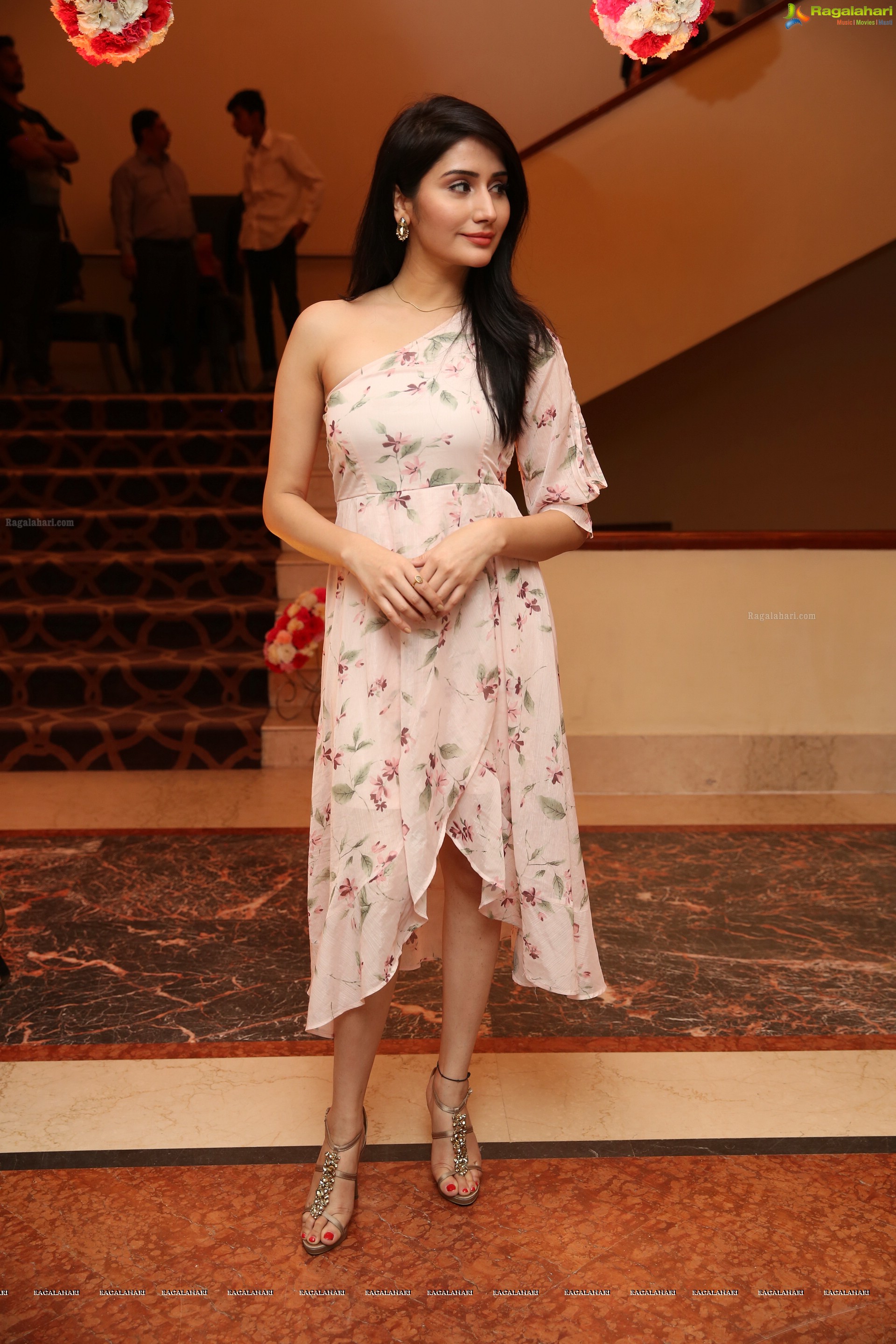 Monica Sharma @ The Grand Wedding Edit Of Sutraa Exhibition Launch - HD Gallery