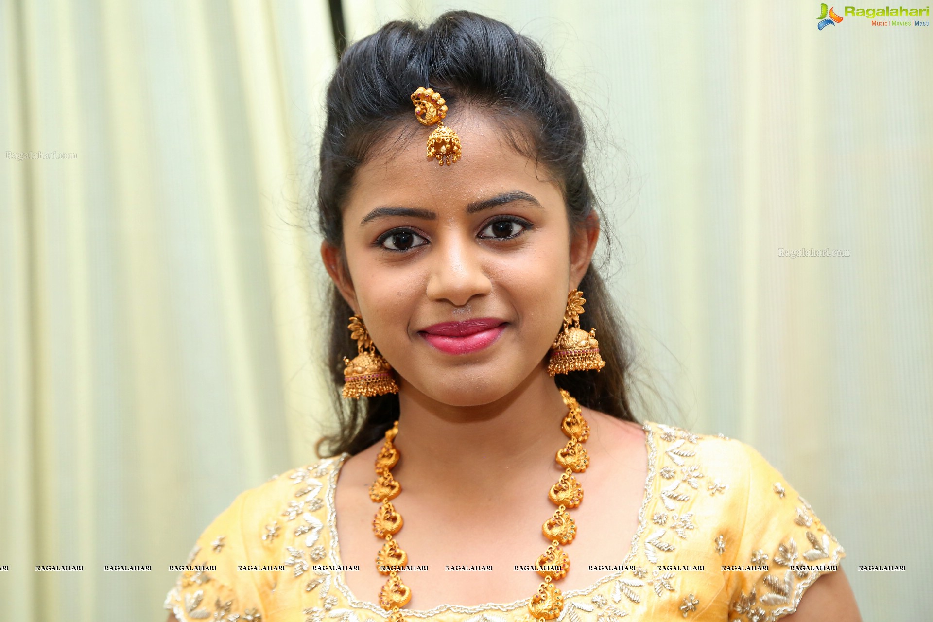 Mounika Kalapala @ Mithra Couture Fashion Show - HD Gallery