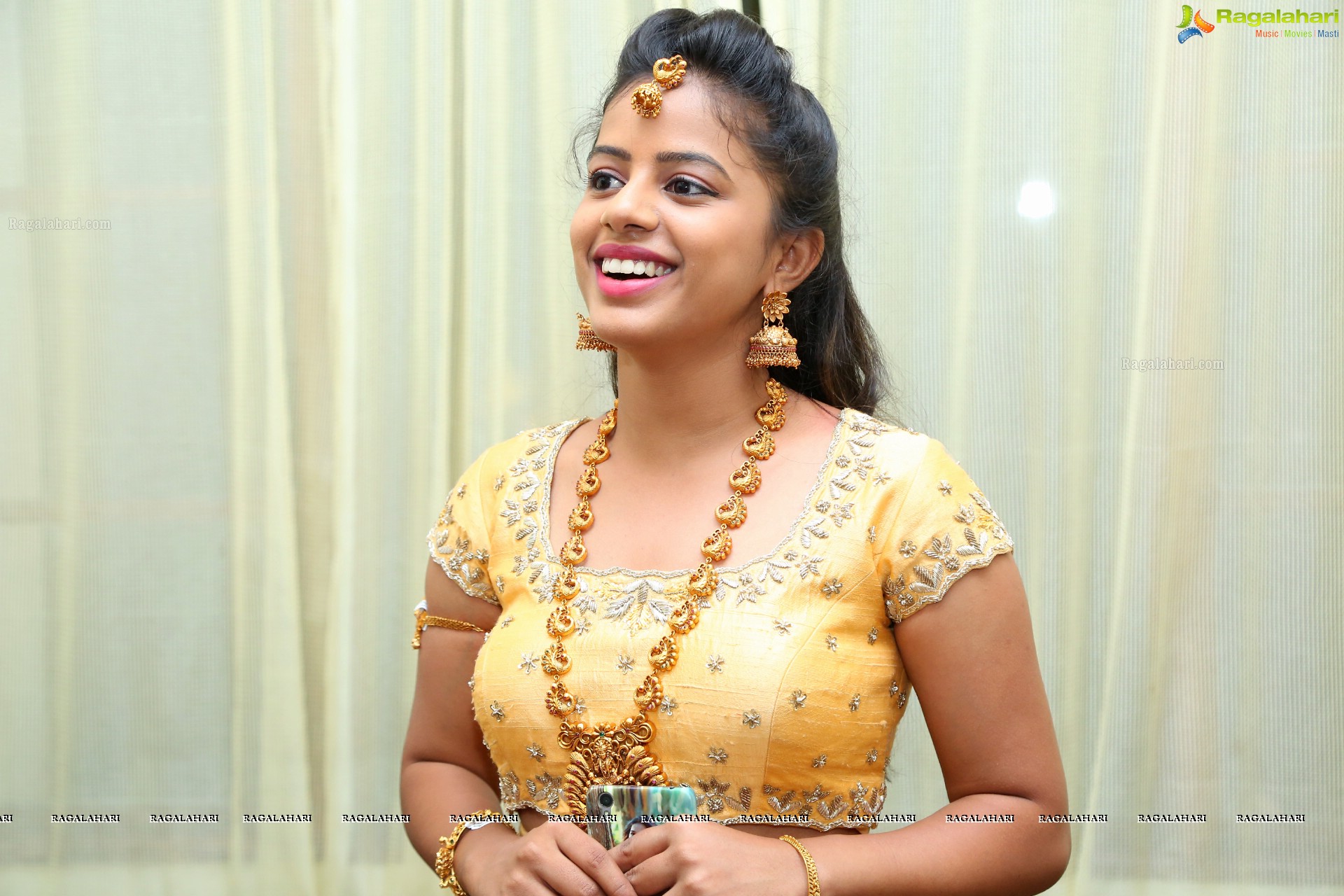 Mounika Kalapala @ Mithra Couture Fashion Show - HD Gallery