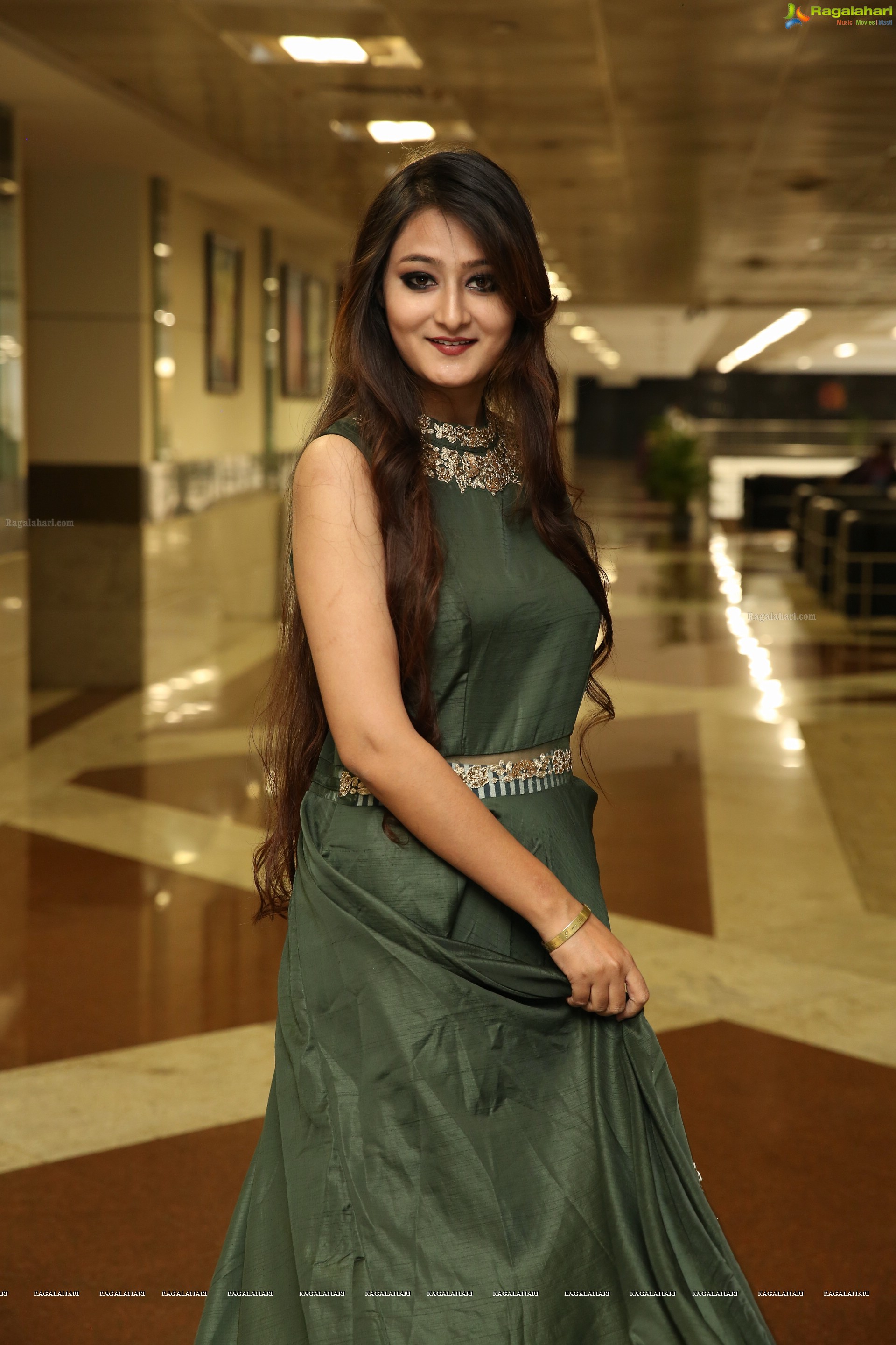 Nilofer Haidry @ Hi-Life Hi-End Fashion Show & Grand Curtain Raiser - HD Gallery