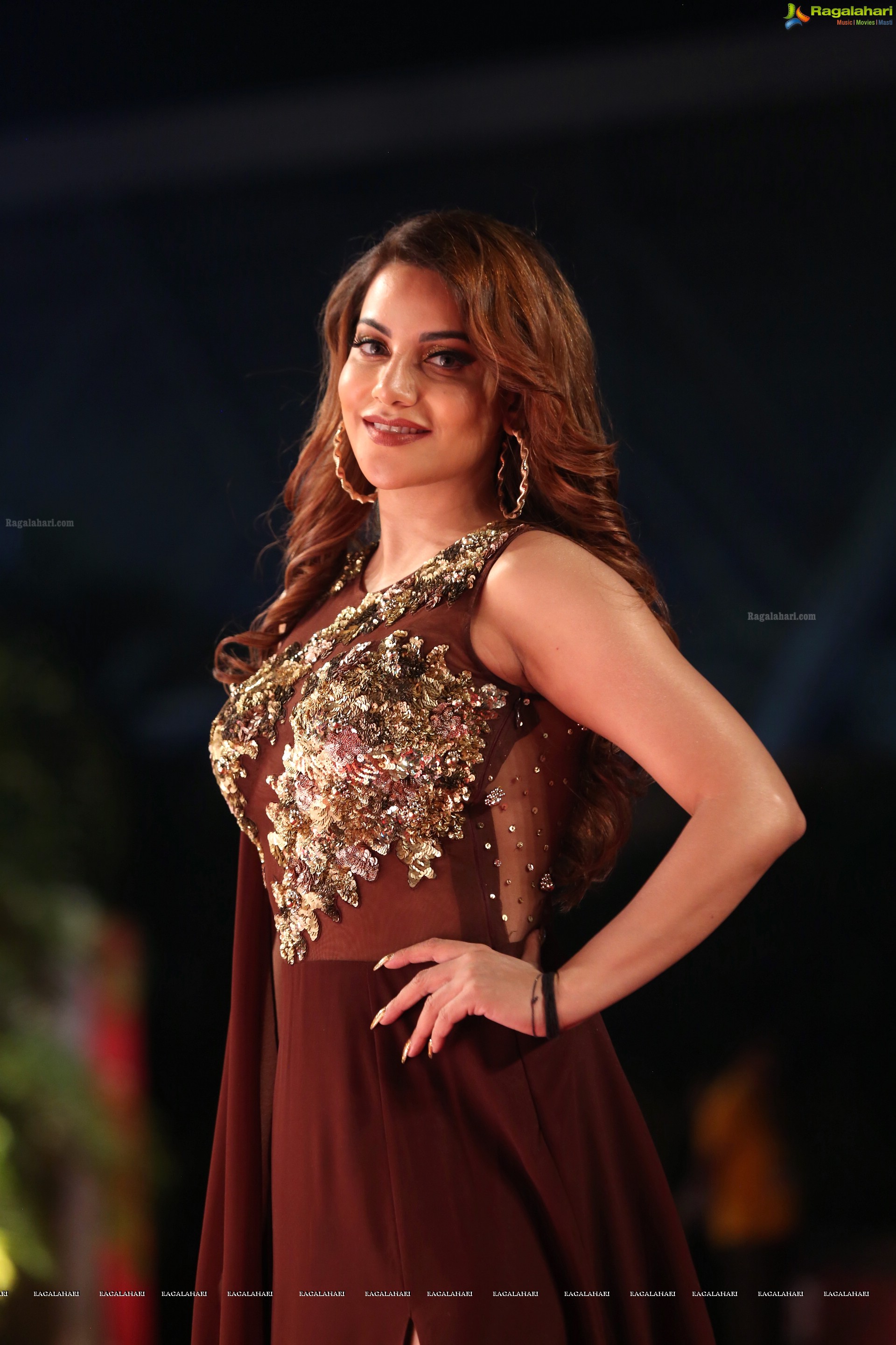 Preeti Soni at Indywood Film Carnival Fashion Show - HD Gallery